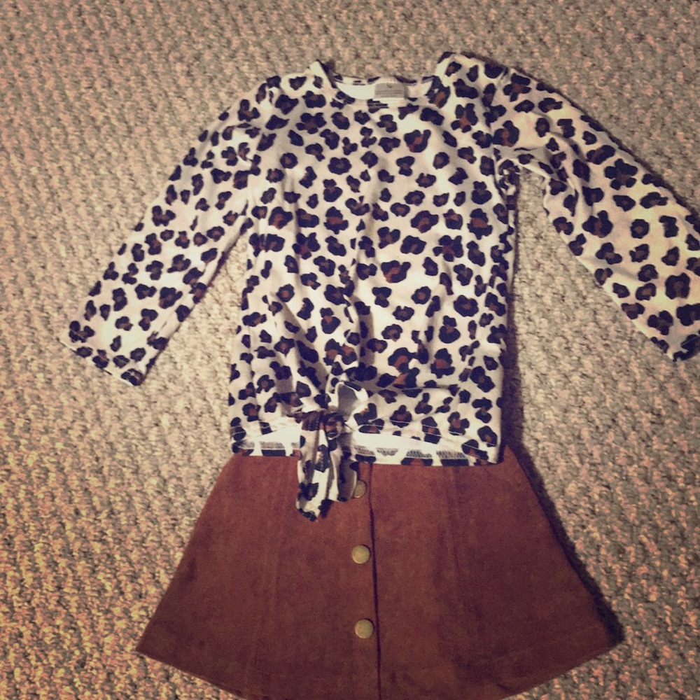Girls leopard skirt outfit